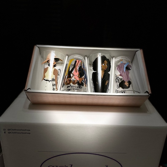 Drinkware Set - Picture 2 of 10